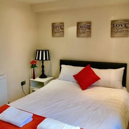 One Bedroom Flat In Central Лондон Экстерьер фото