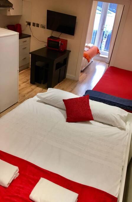 One Bedroom Flat In Central Лондон Экстерьер фото